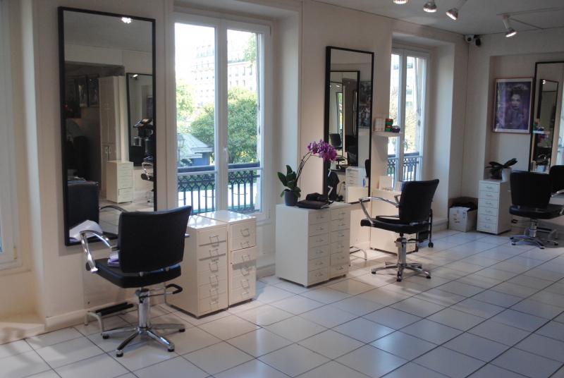 salon-coiffure-ST SAUVEUR SUR TINEE-min_floor-home-office-property-living-room-room-781228-pxhere.com